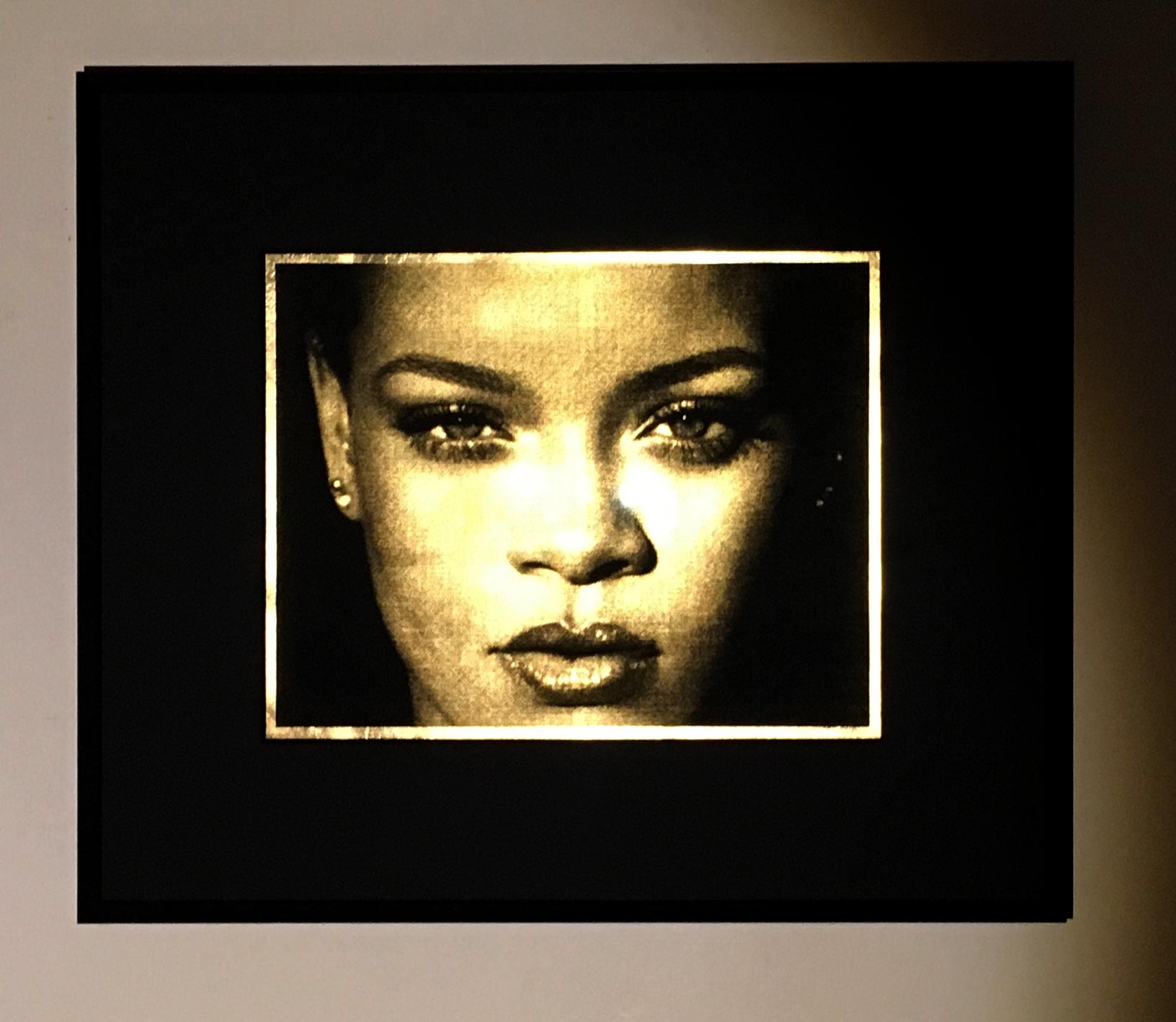 rihanna-portrait-artwork-gold